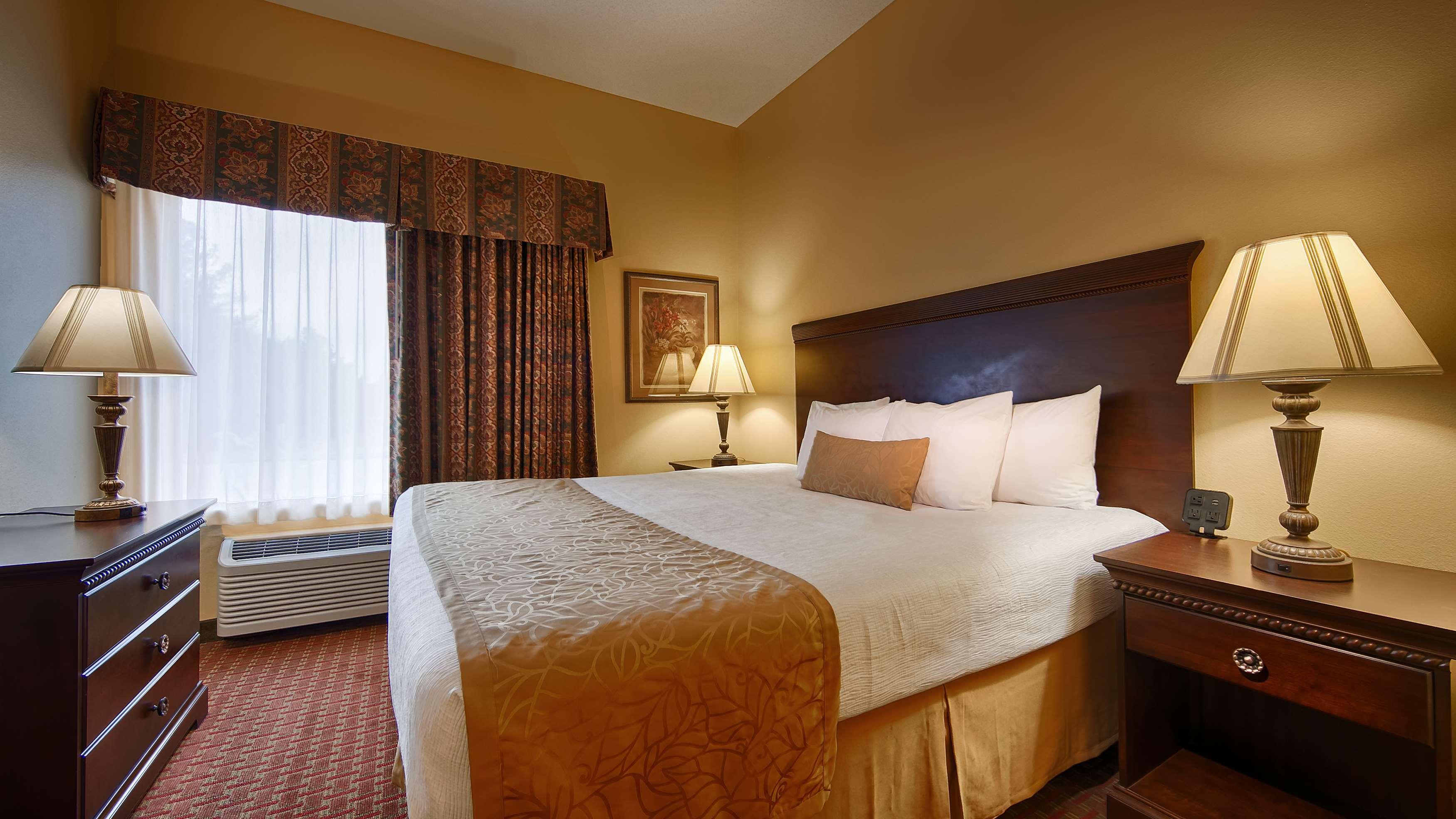 Best Western Plus Two Rivers Hotel & Suites Demopolis Екстериор снимка