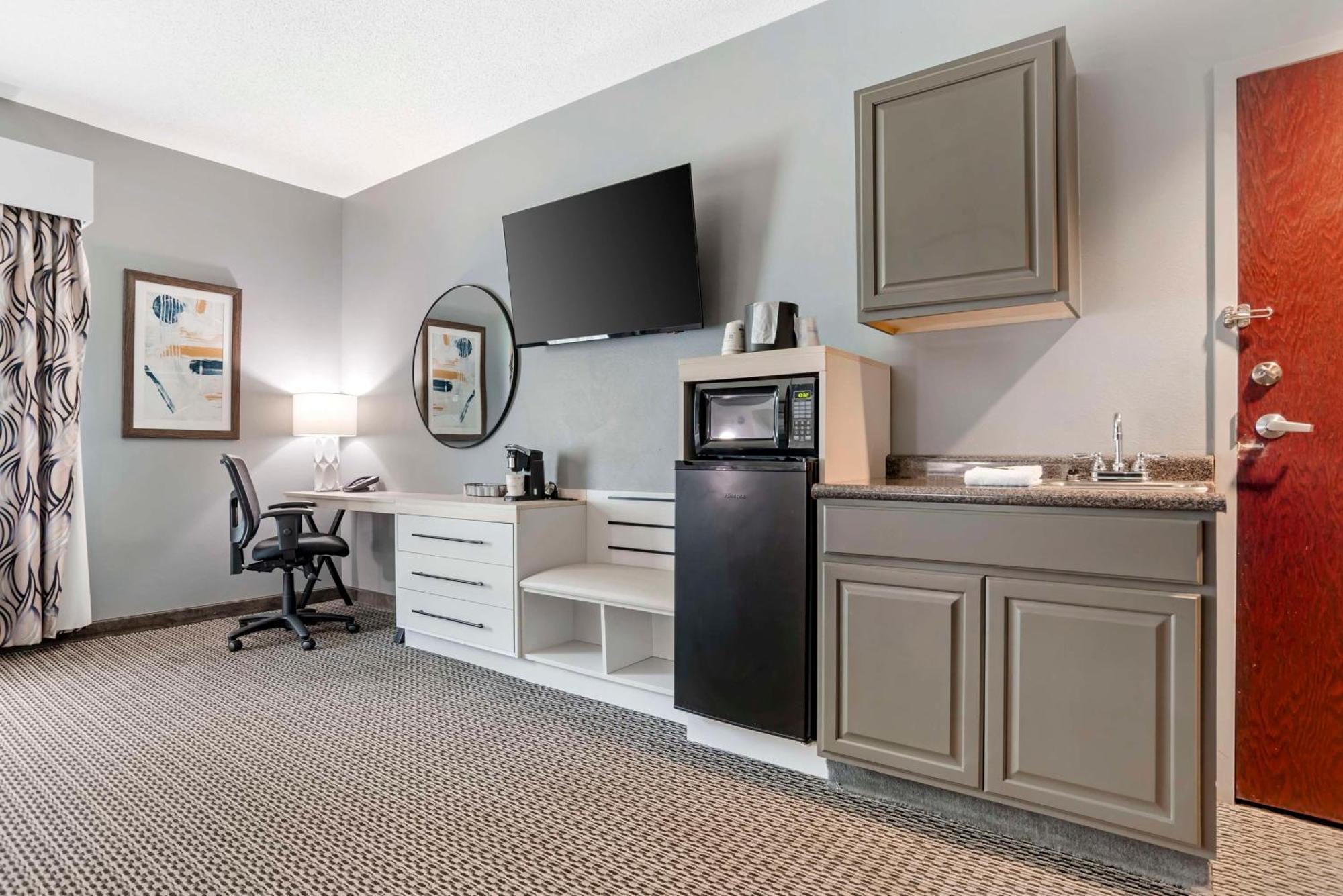 Best Western Plus Two Rivers Hotel & Suites Demopolis Екстериор снимка